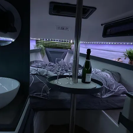 Úszó hotel Nuit Insolite