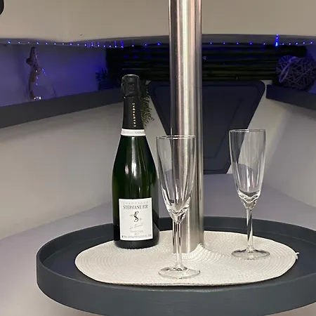 Hotel en barco Nuit Insolite *