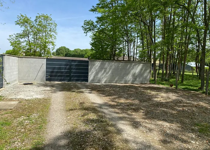 Nuit Insolite Botel Casteljaloux