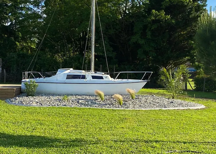 Nuit Insolite Botel *